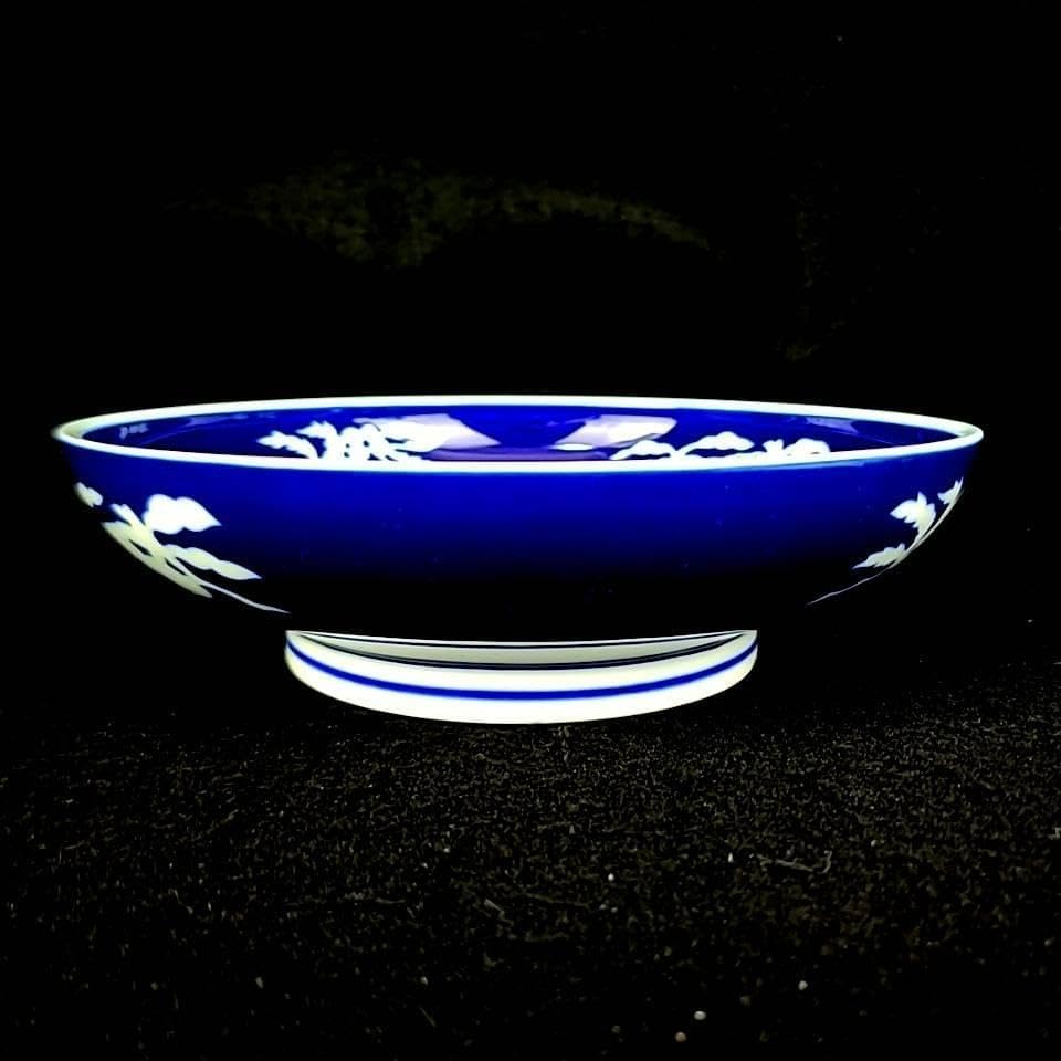 深川製磁 草花折枝白抜紋 盛鉢 箱つき 深川製 瑠璃 草花